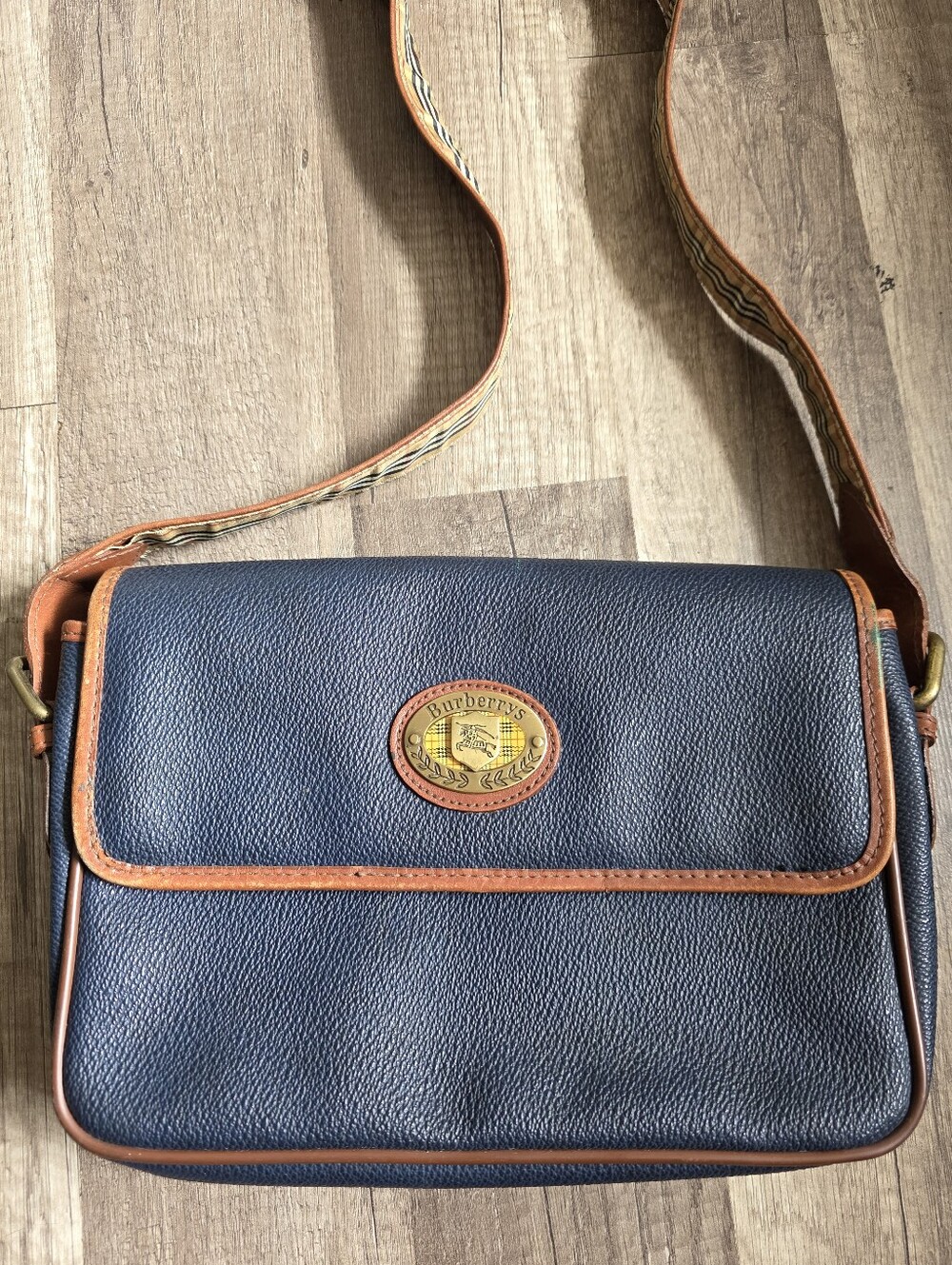 Vintage BURBERRY Brit 80s 90s Navy Crossbody Bag Preppy Tan Trim Plaid Strap - Picture 2 of 16